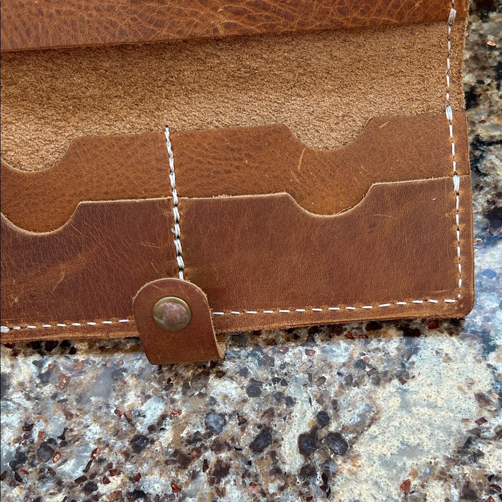 Coastal Hill Leather Goods Tan Card Holder - Picture 7 of 15